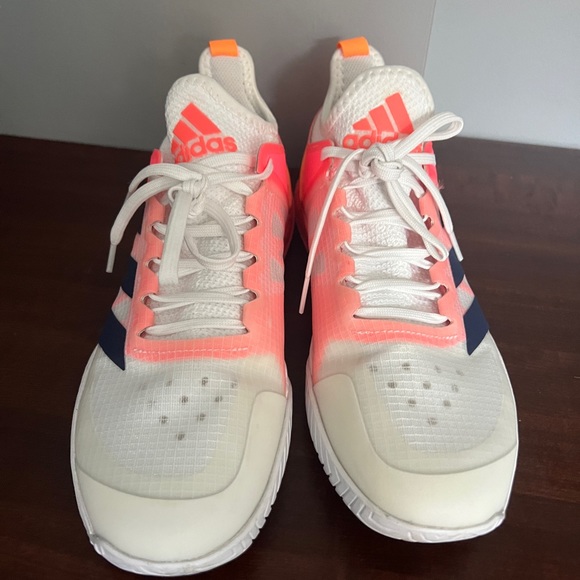 Women’s ADIDAS barricade tennis shoes - Picture 2 of 8